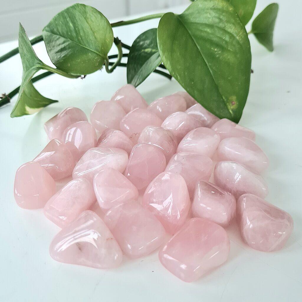 Rosenkvarts fin trumlad