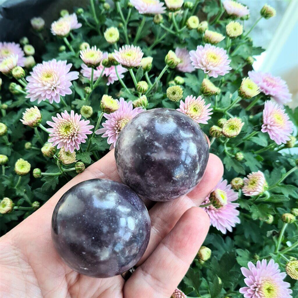 lepidolit - mellanstor kula