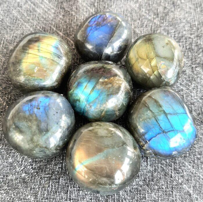 Labradorit - cuddlestone