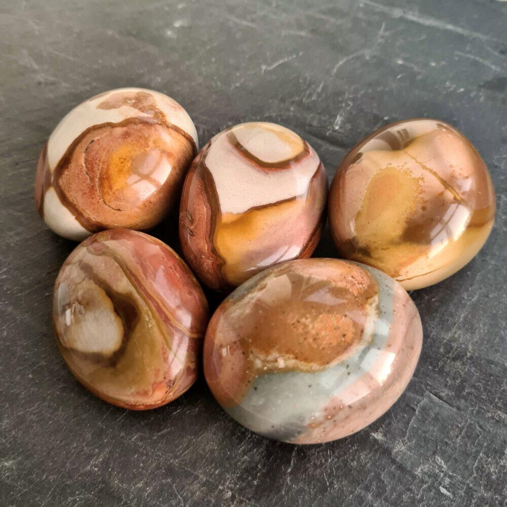 Slipade palmstones i Polychrome Jaspis