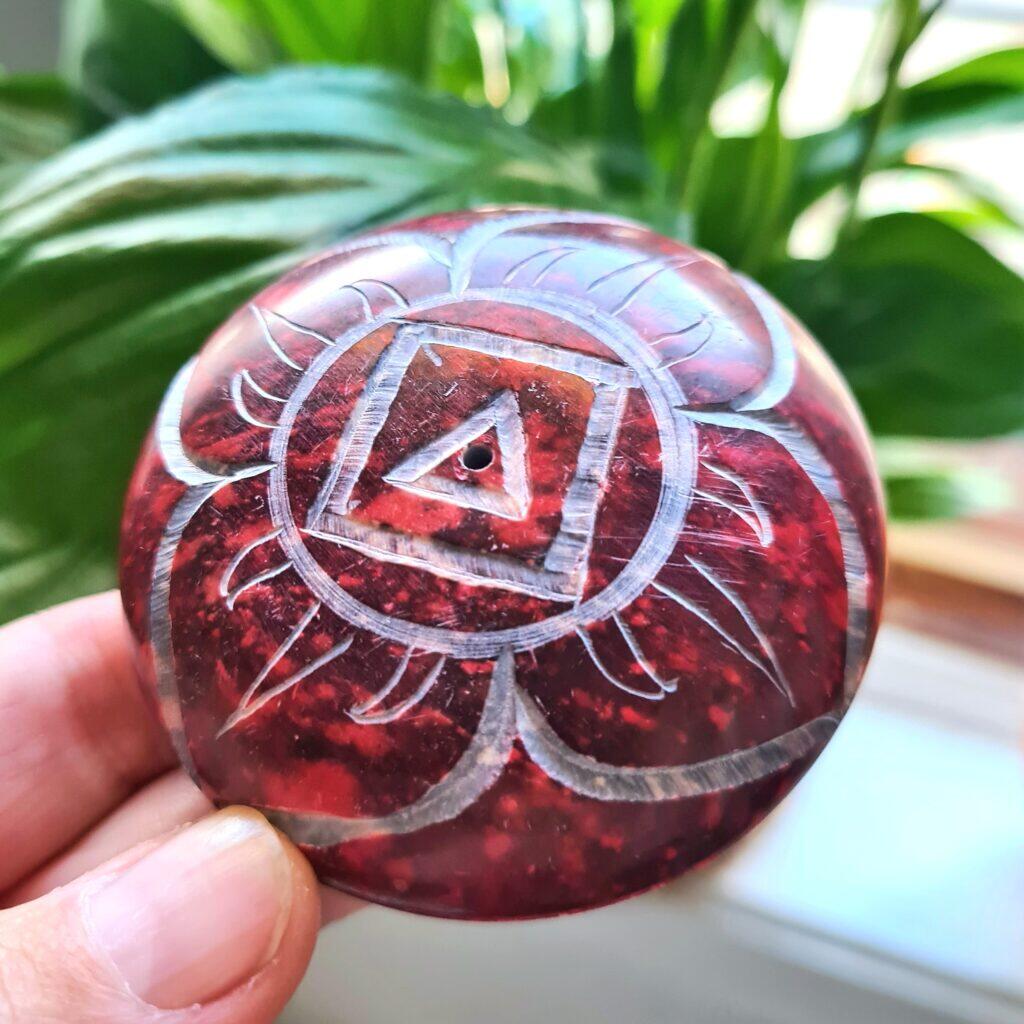 Rökelsehållare täljsten rund röd