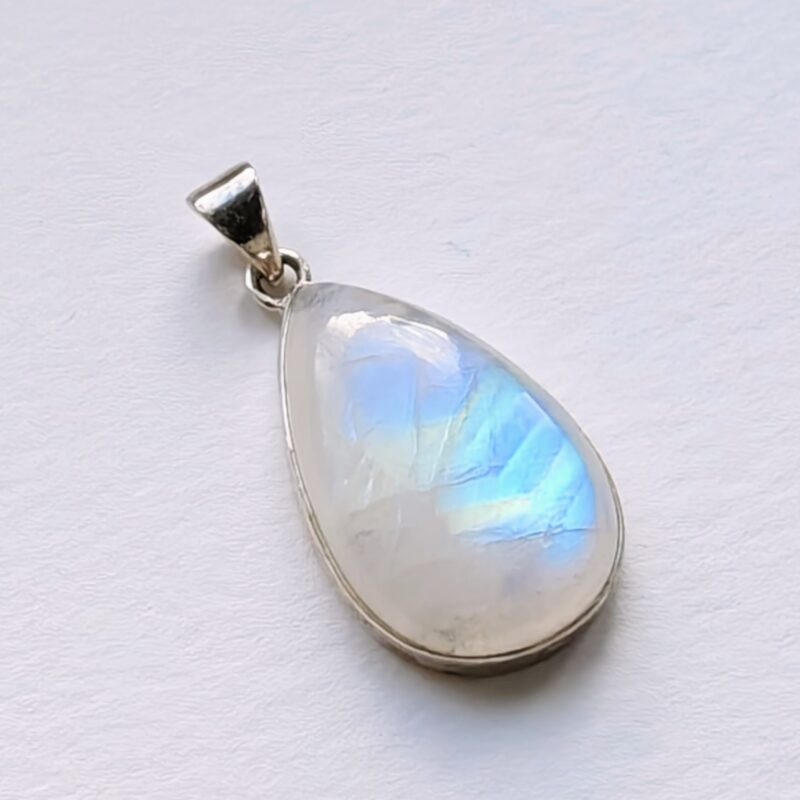 Silverhänge i Månsten